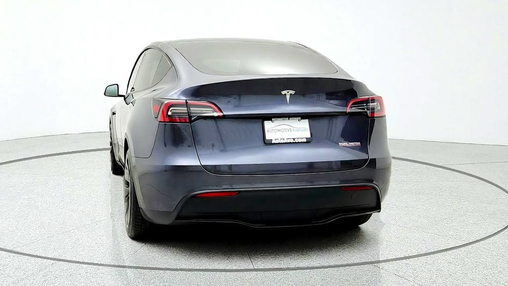 Used 2022 Tesla Model Y Performance AWD/4WD image 6