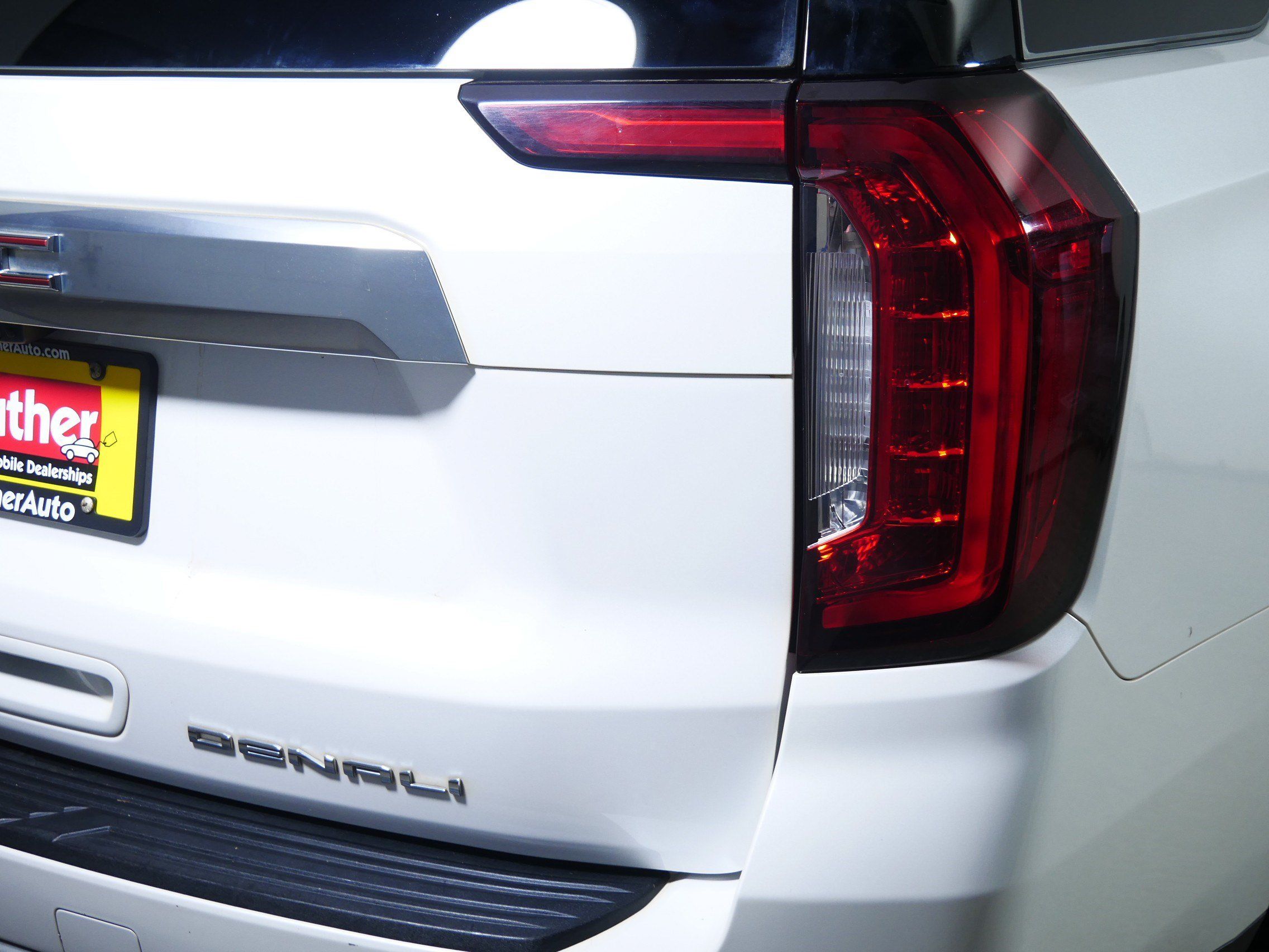 Certified 2022 GMC Yukon Denali w/ Denali Premium Package AWD/4WD image 17
