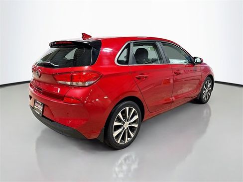 Used 2018 Hyundai Elantra GT image 7