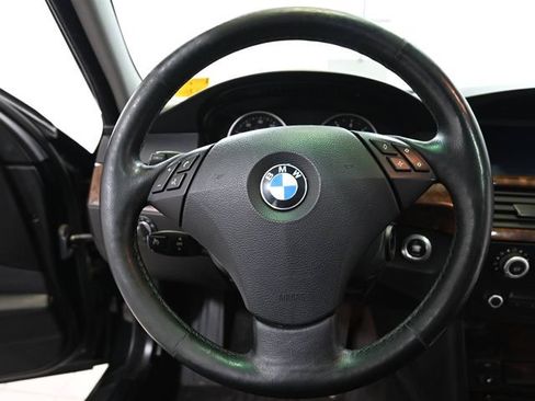 Used 2009 BMW 528i xDrive Sedan AWD/4WD image 5