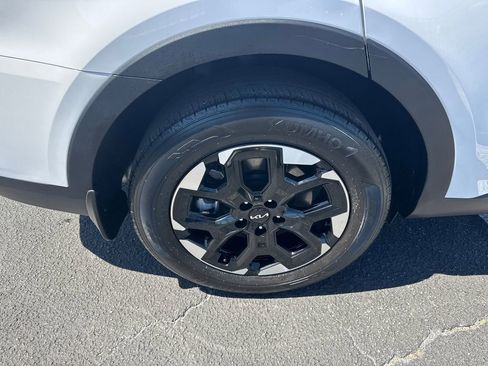 Used 2025 Kia Sorento S FWD image 18