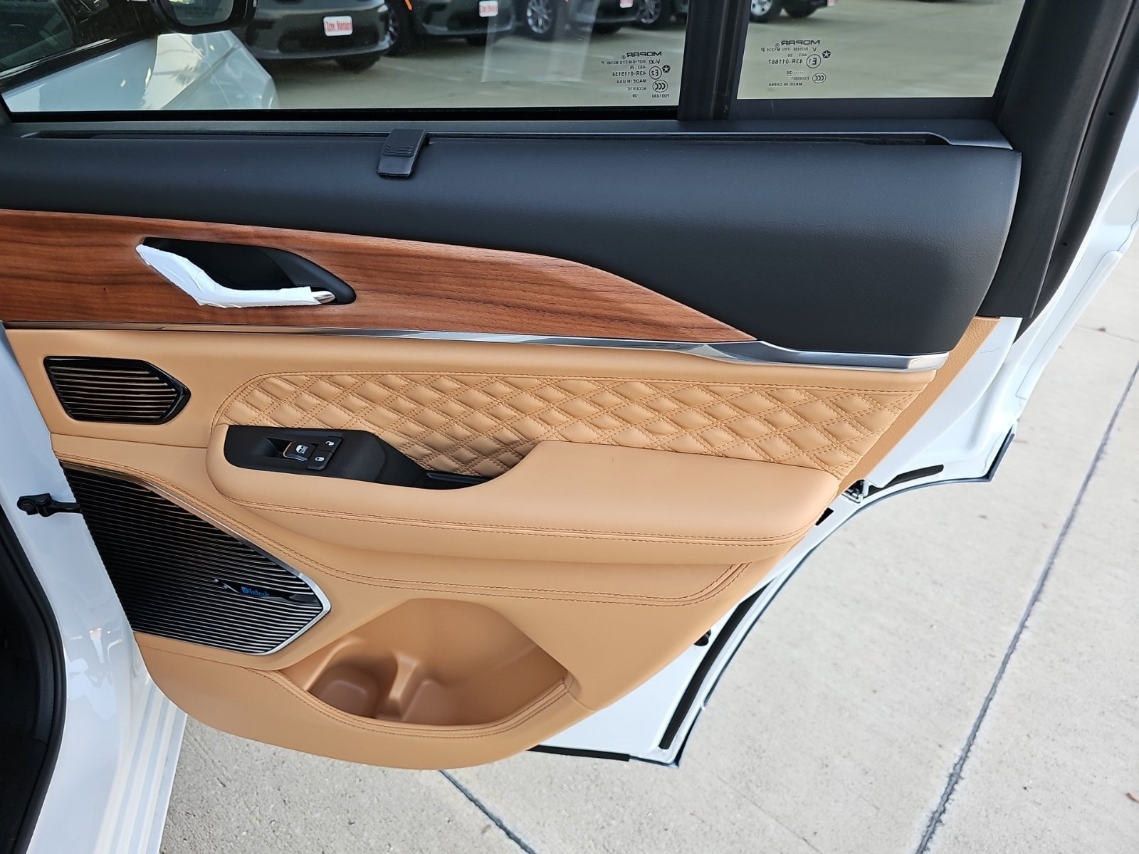 New 2027 Jeep Grand Cherokee Summit AWD/4WD image 16