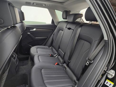 Used 2023 Audi Q5 2.0T Premium w/ Convenience Package image 15