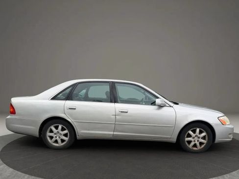 Used 2000 Toyota Avalon XL FWD image 4