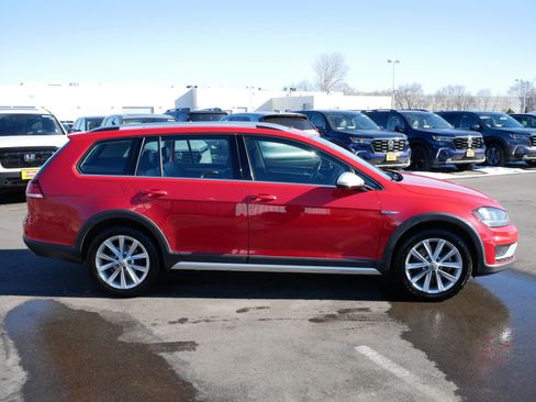 Used 2018 Volkswagen Golf Alltrack SE image 8