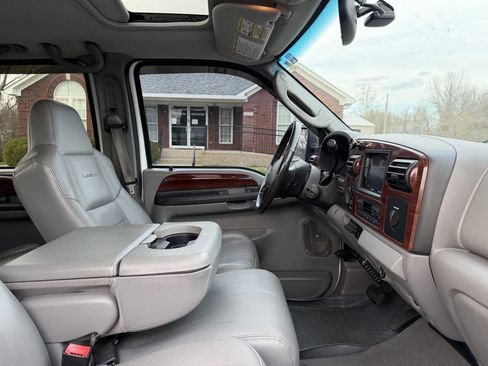 Used 2005 Ford F250 Lariat image 40