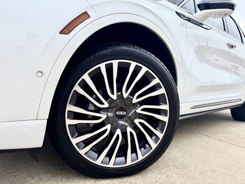 Used 2022 Lincoln Corsair Reserve w/ Equipment Group 201A image 4