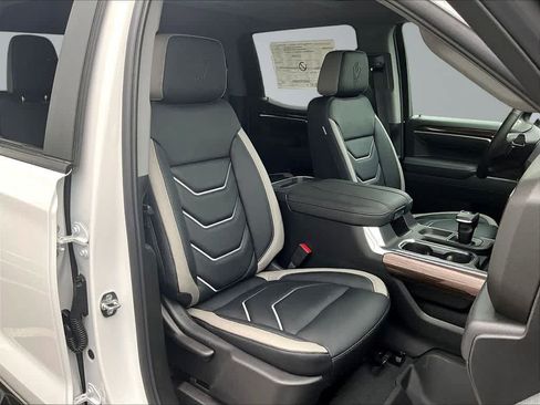New 2026 Chevrolet Silverado 1500 RST w/ Dark Appearance Package AWD/4WD image 32