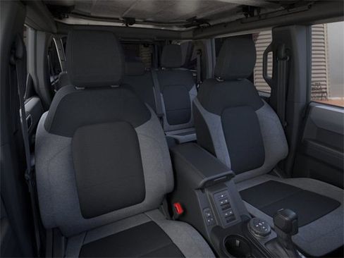 New 2025 Ford Bronco Base image 10