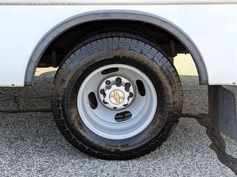 Used 2023 Chevrolet Express 3500 w/ Power Convenience Package RWD image 54