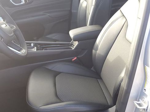 New 2026 Jeep Compass Latitude image 12