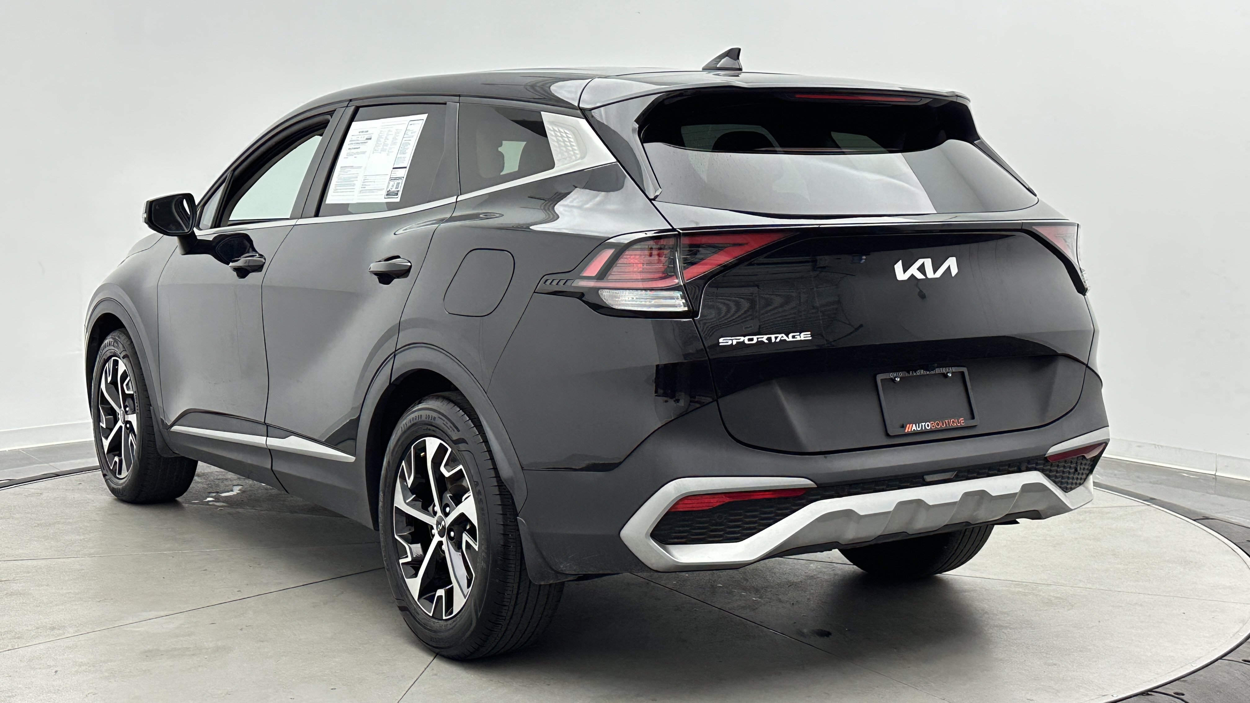 Used 2023 Kia Sportage EX FWD image 5