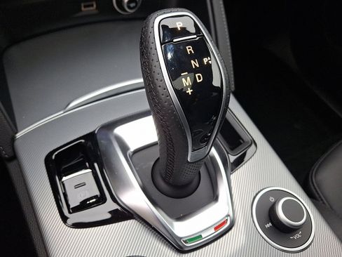 New 2025 Alfa Romeo Stelvio Sprint image 11