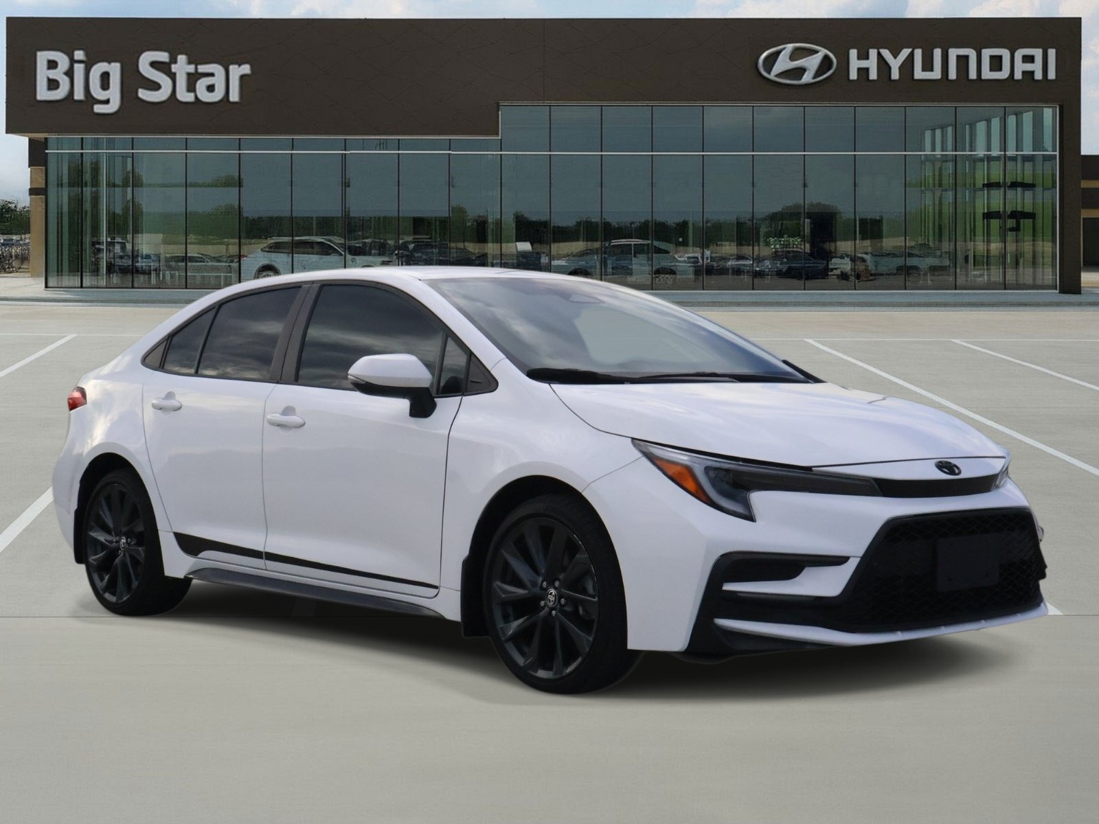 Used 2025 Toyota Corolla SE FWD image 6