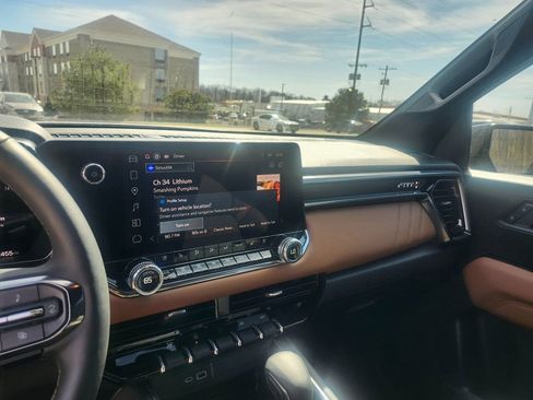 Used 2026 GMC Canyon AT4 w/ AT4 Premium Package image 18