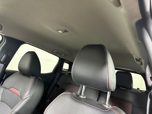 Certified 2025 Nissan Kicks SR image 12