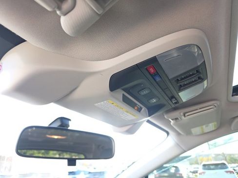 Used 2021 Subaru Crosstrek 2.5i Sport w/ Moonroof Package image 22