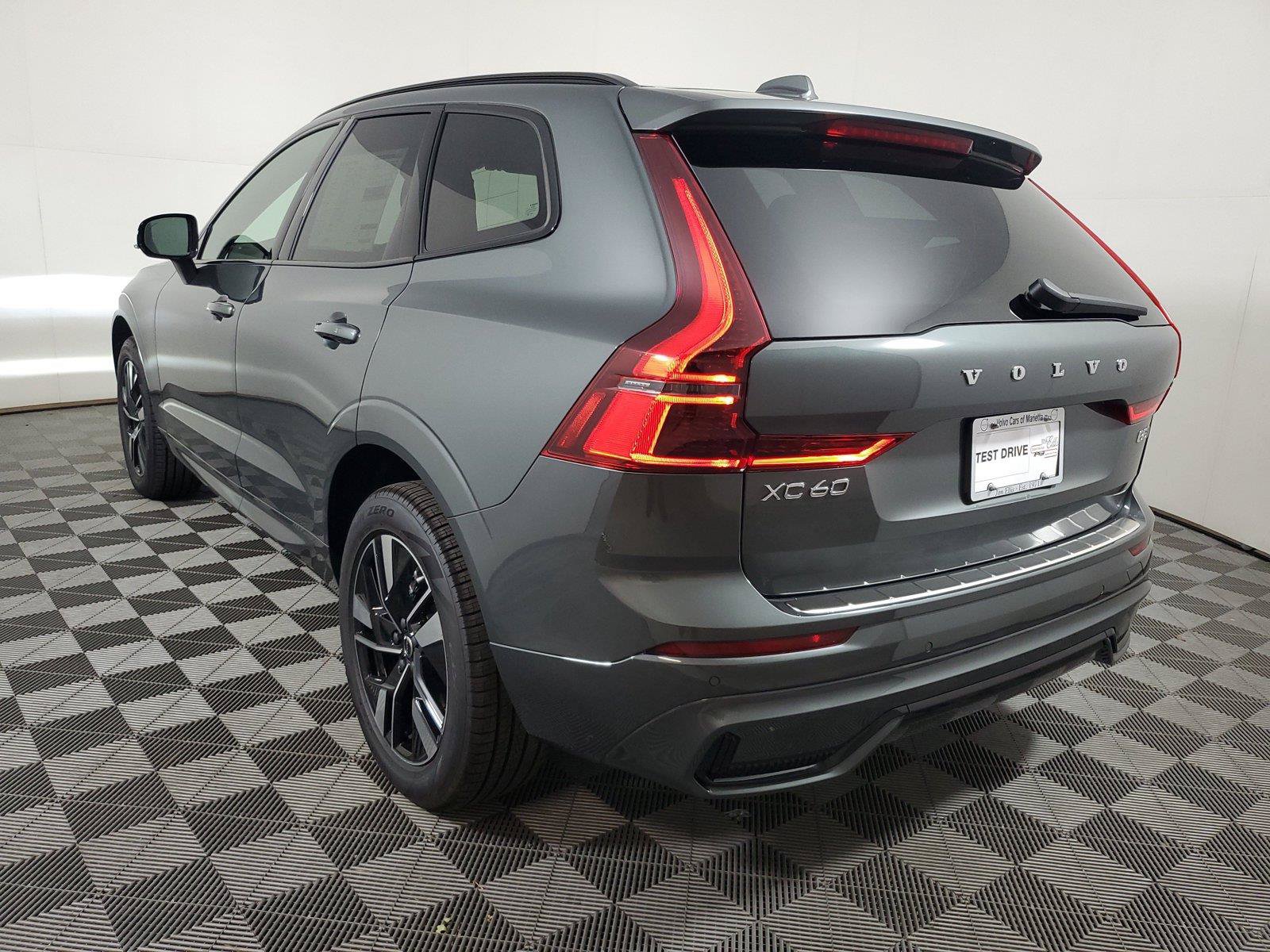 New 2027 Volvo XC60 B5 Core AWD/4WD image 4