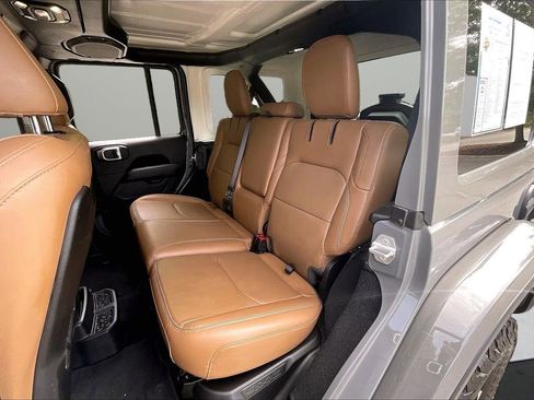 Certified 2021 Jeep Wrangler Unlimited Rubicon 4xe w/ Cold Weather Group AWD/4WD image 23