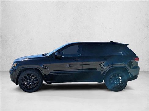 Used 2020 Jeep Grand Cherokee Altitude image 9