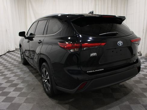 Used 2020 Toyota Highlander XLE AWD/4WD image 33