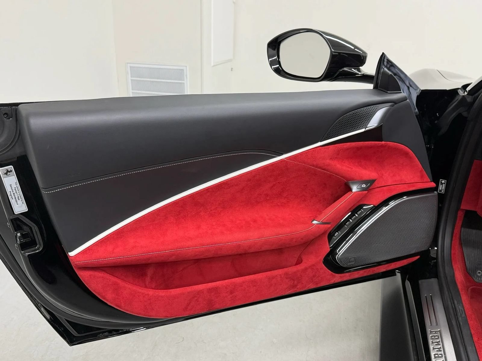 Used 2025 Ferrari Roma Spider RWD image 38