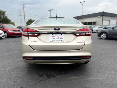 Used 2018 Ford Fusion SE FWD image 4