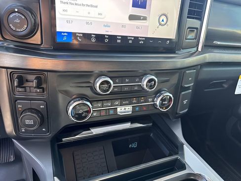 Used 2024 Ford F250 Lariat w/ Lariat Ultimate Package image 35