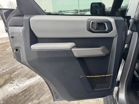 Used 2023 Ford Bronco Badlands image 23