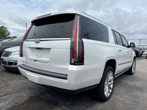 Used 2018 Cadillac Escalade ESV Premium Luxury AWD/4WD image 4