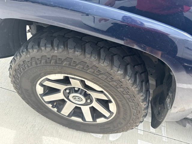 Used 2021 Toyota 4Runner TRD Off-Road AWD/4WD image 29