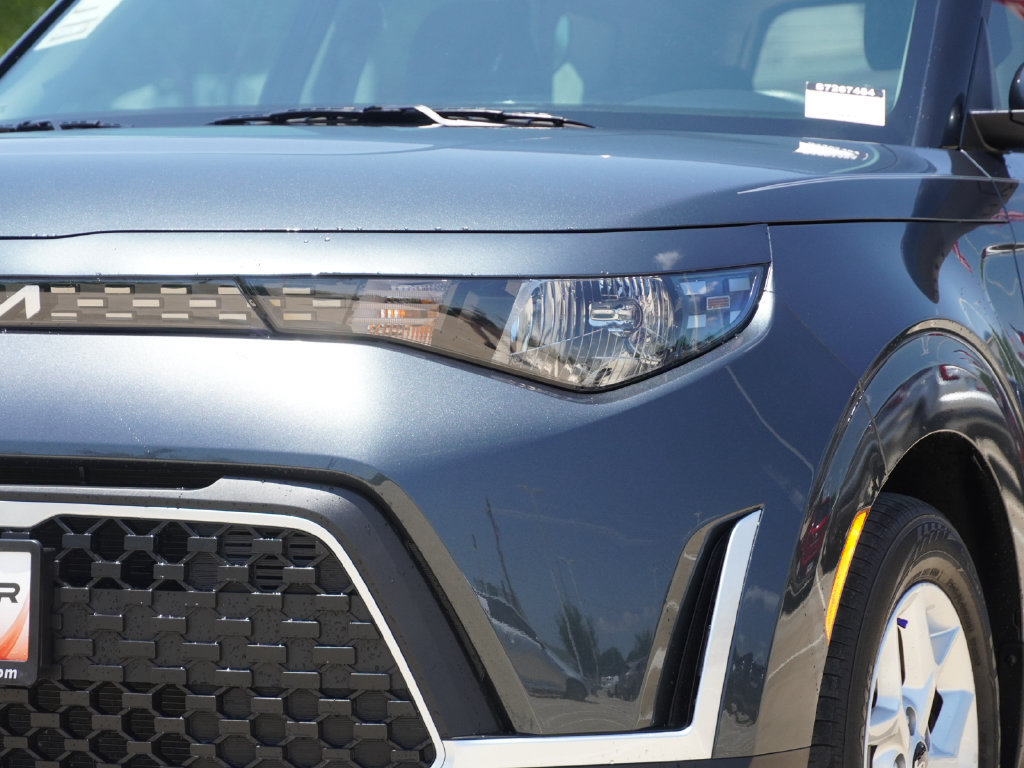 Used 2025 Kia Soul LX w/ LX Technology Package FWD image 5