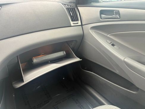 Used 2012 Hyundai Sonata Base image 36