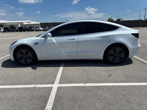 Used 2020 Tesla Model 3 Standard Range Plus RWD image 2