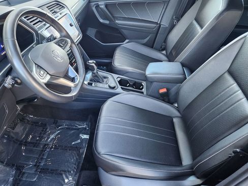 Used 2022 Volkswagen Tiguan SE image 7