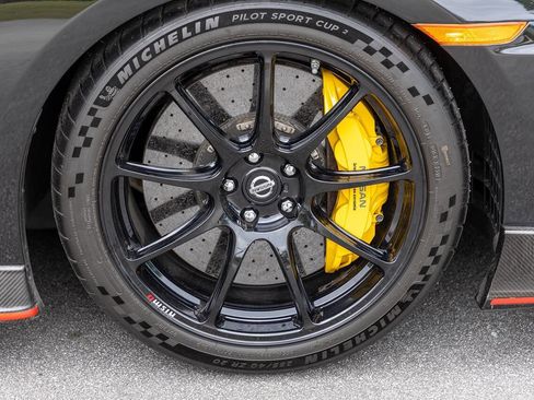 Used 2020 Nissan GT-R NISMO AWD/4WD image 12