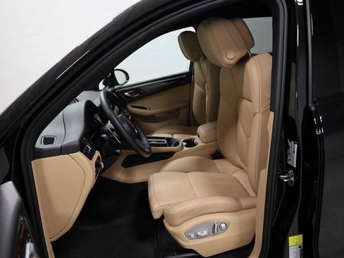 Used 2026 Porsche Macan S AWD/4WD image 5