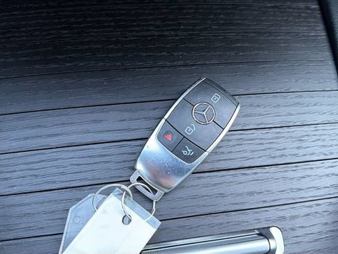 Used 2021 Mercedes-Benz GLS 450 4MATIC image 29