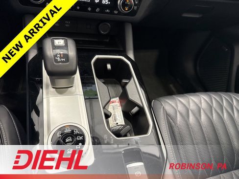 Used 2025 Mitsubishi Outlander SEL image 37