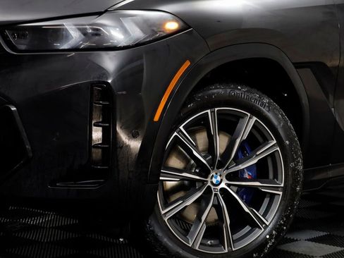 New 2026 BMW X6 xDrive40i w/ Climate Comfort Package image 3