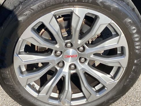 Used 2022 GMC Yukon XL Denali w/ Denali Ultimate Package image 23