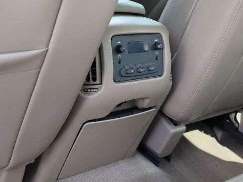 Used 2006 Chevrolet Silverado 2500 LT w/ Heavy-Duty Power Package image 24