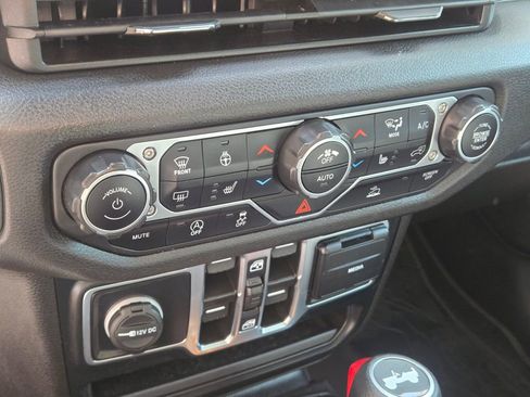 Used 2024 Jeep Wrangler Unlimited Sport AWD/4WD image 25