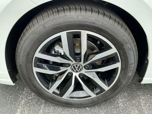 New 2026 Volkswagen Jetta SE FWD image 9