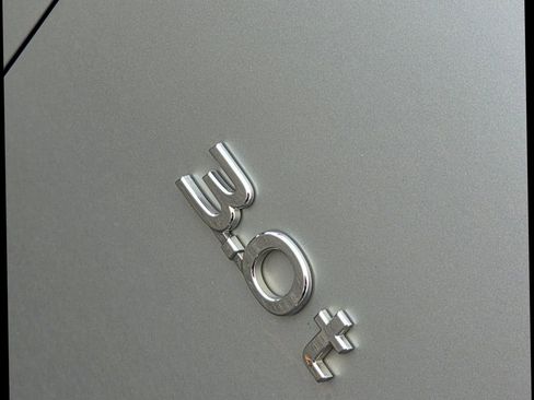 Used 2018 INFINITI Q50 Luxe w/ Essential Package (3.0T Luxe) image 9