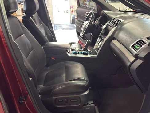 Used 2015 Ford Explorer Sport w/ Equipment Group 401A AWD/4WD image 53