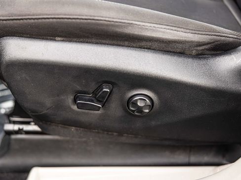 Used 2018 Chrysler Pacifica LX w/ Tire & Wheel Group FWD image 21
