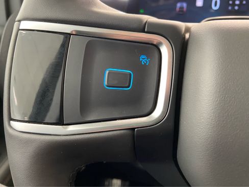 Used 2025 Ford Expedition Active image 26