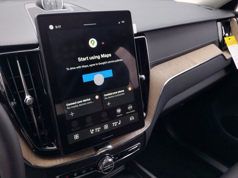 New 2026 Volvo XC60 B5 Ultra w/ Climate Package image 14