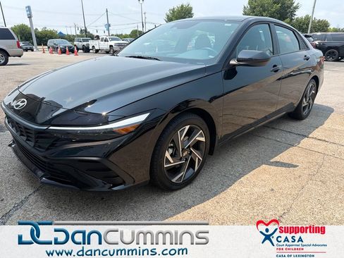 Used 2025 Hyundai Elantra Sport FWD image 1